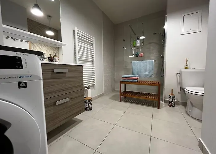 T2 Avec Jardinet Parking La Genette