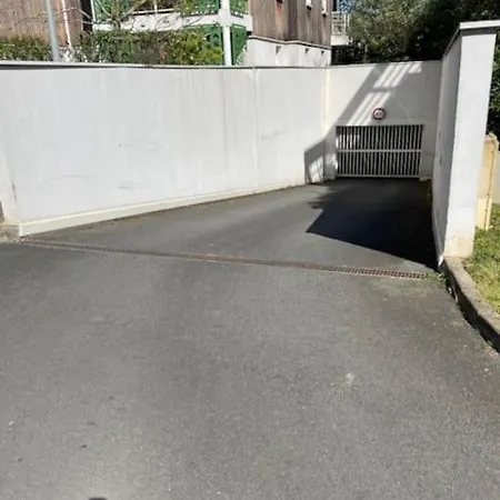Apartment T2 Avec Jardinet Parking La Genette *