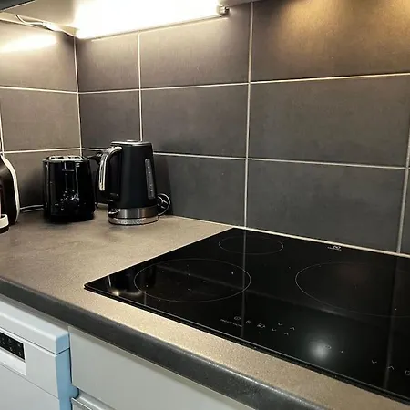 Lägenhet T2 Avec Jardinet Parking La Genette *