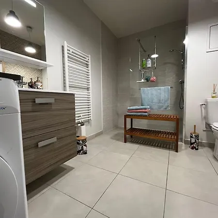 T2 Avec Jardinet Parking La Genette